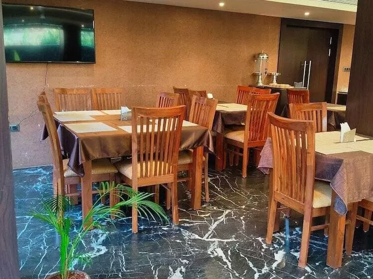 Hotelli Divan Clarks Inn Goa