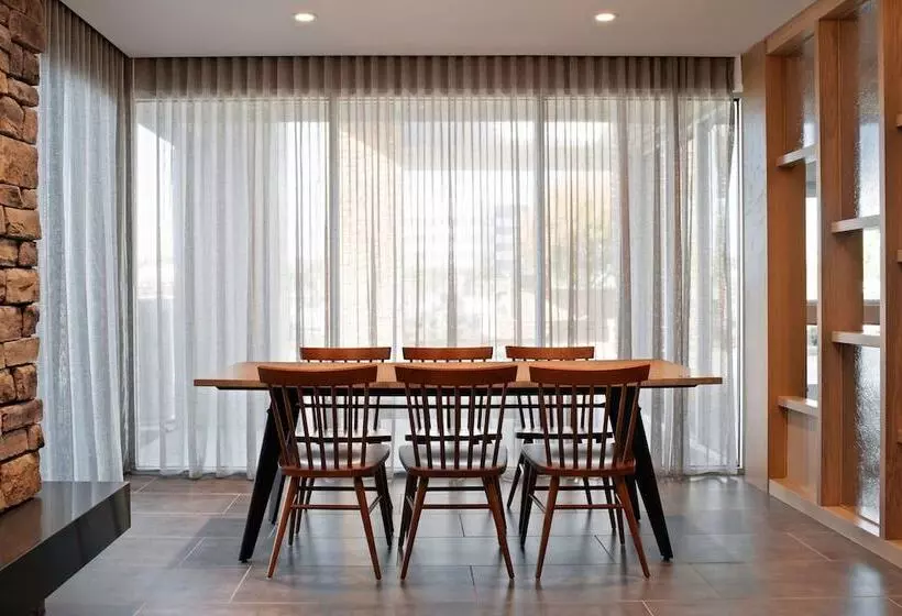 Hotelli Fairfield By Marriott Inn & Suites Chino