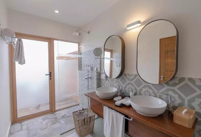 هتل Joy Island Maldives All Inclusive Resort