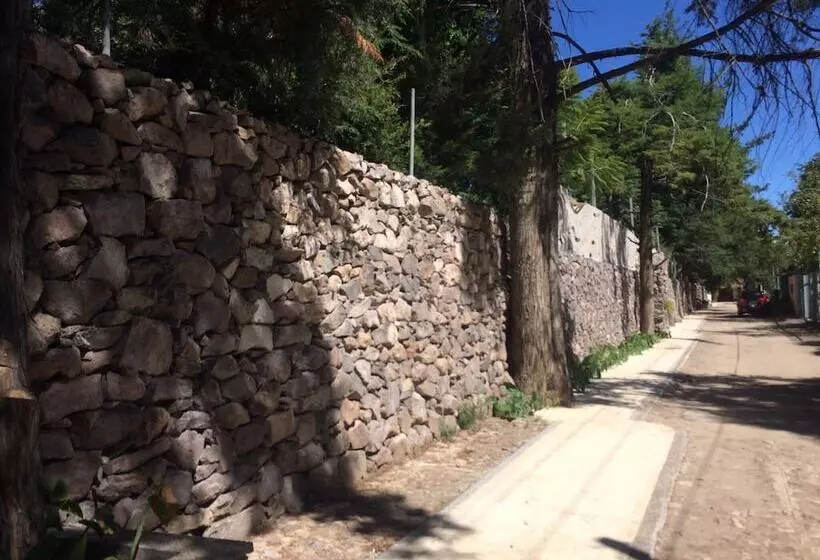 Hotelli Magnolias Jardin & Boutique Suites