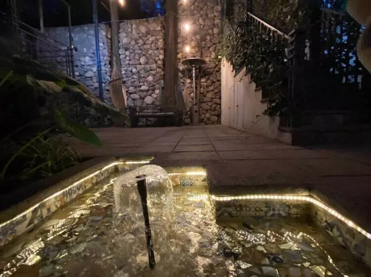 Hotelli Magnolias Jardin & Boutique Suites