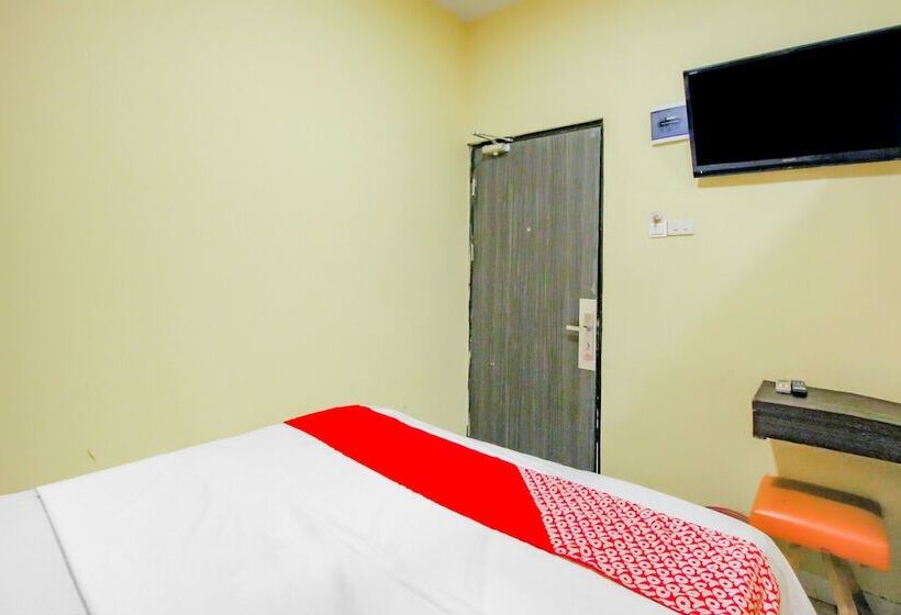 בית מלון כפרי Oyo 90259 Apollo Inn