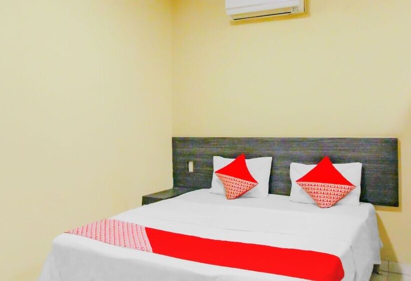 בית מלון כפרי Oyo 90259 Apollo Inn