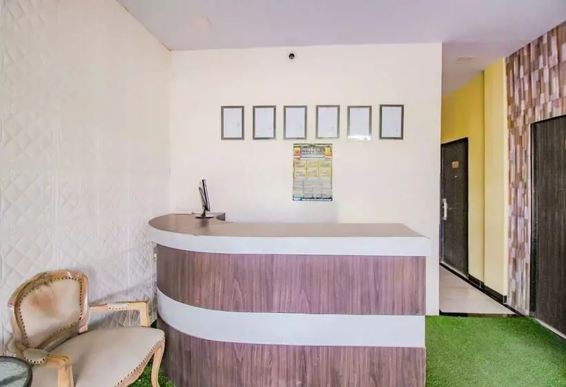 ホテル Oyo 90259 Apollo Inn