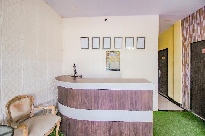 בית מלון כפרי Oyo 90259 Apollo Inn