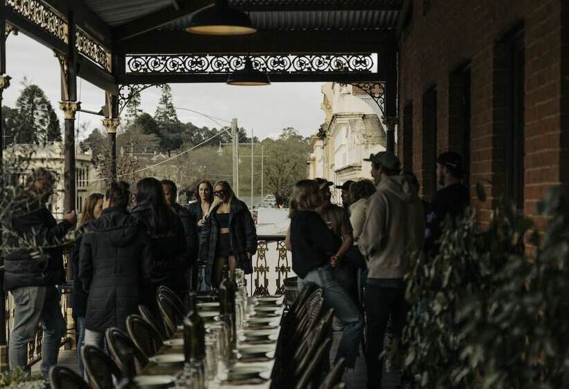 فندق Tanswells Commercial Hote