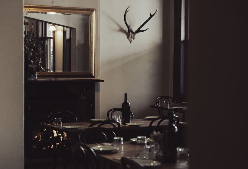 فندق Tanswells Commercial Hote