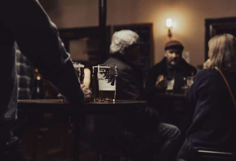 فندق Tanswells Commercial Hote