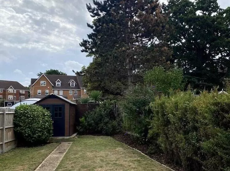 レジデンス Hide Away House With Hot Tub And Driveway