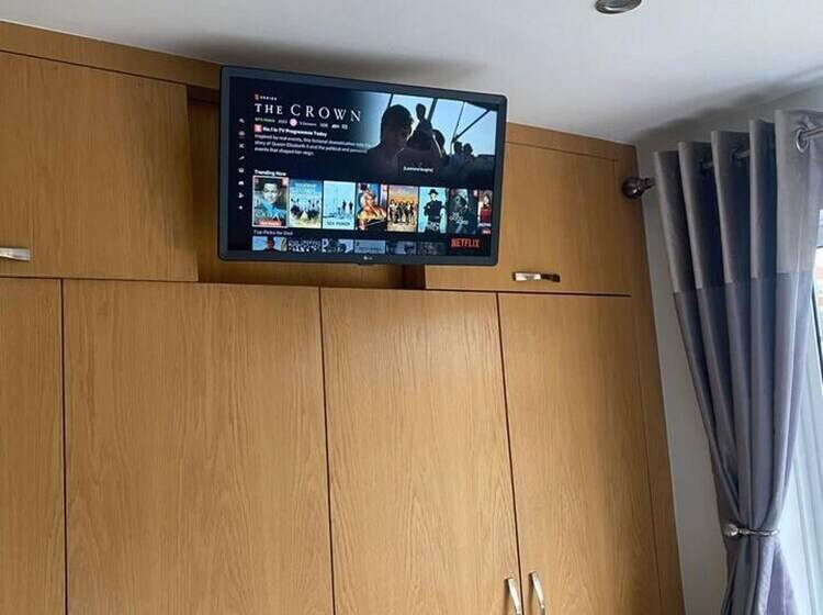 住所 Hide Away House With Hot Tub And Driveway