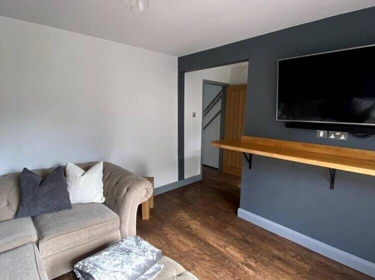 住所 Hide Away House With Hot Tub And Driveway