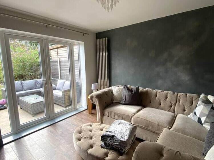 住所 Hide Away House With Hot Tub And Driveway