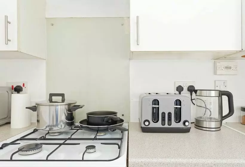 レジデンス Lovely 2 Bed House In Kent Parking Available