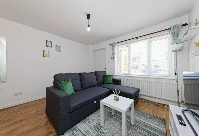 レジデンス Lovely 2 Bed House In Kent Parking Available