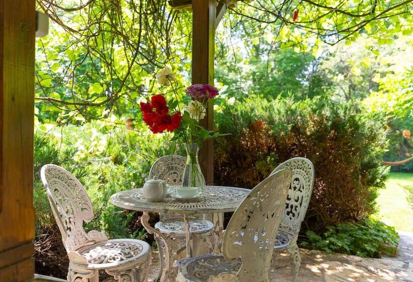 استراحتگاه Ecohotel Imenieto