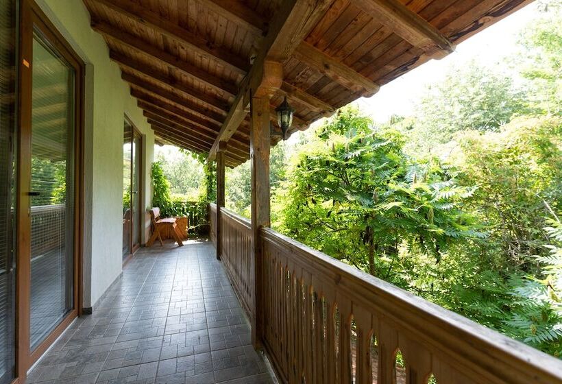 استراحتگاه Ecohotel Imenieto