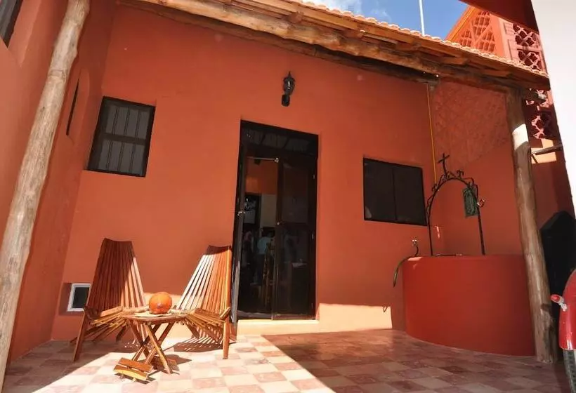 تختخواب و صبحانه Casa De Zari