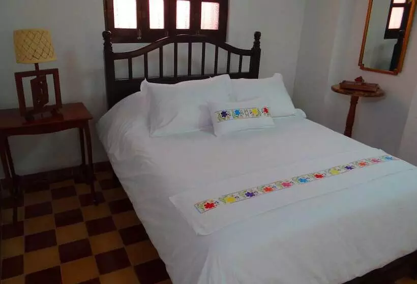 تختخواب و صبحانه Casa De Zari