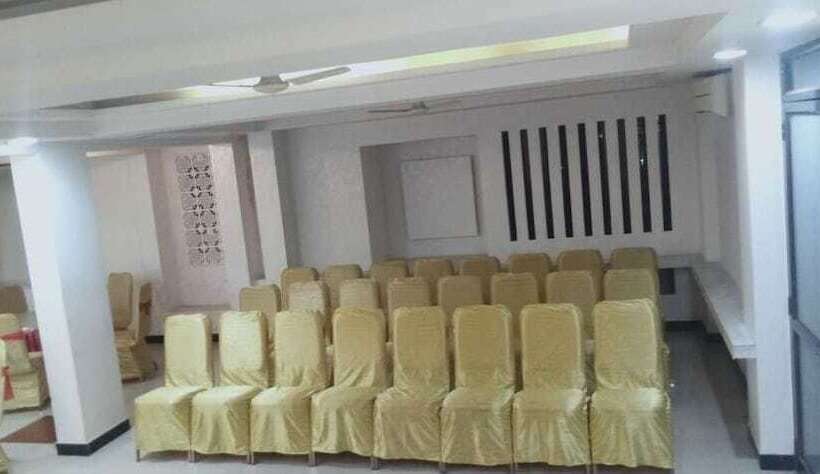 فندق Corporate Inn