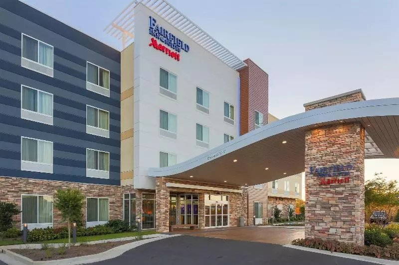 ホテル Fairfield Inn & Suites By Marriott Alexandria