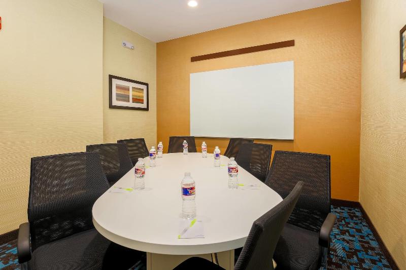 فندق Fairfield Inn & Suites By Marriott Alexandria