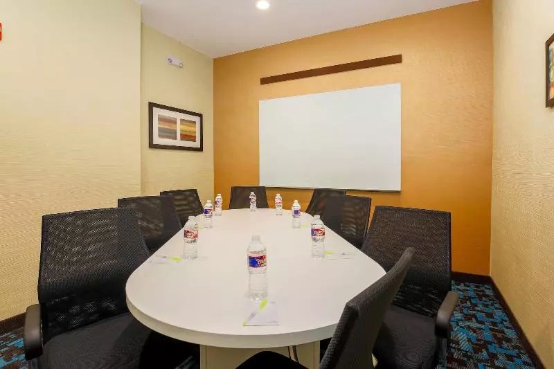 ホテル Fairfield Inn & Suites By Marriott Alexandria