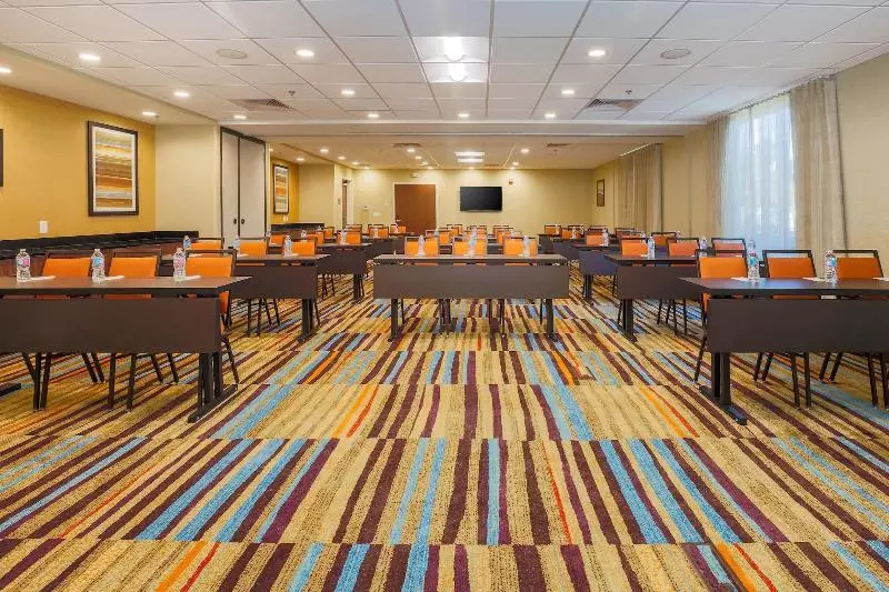 ホテル Fairfield Inn & Suites By Marriott Alexandria