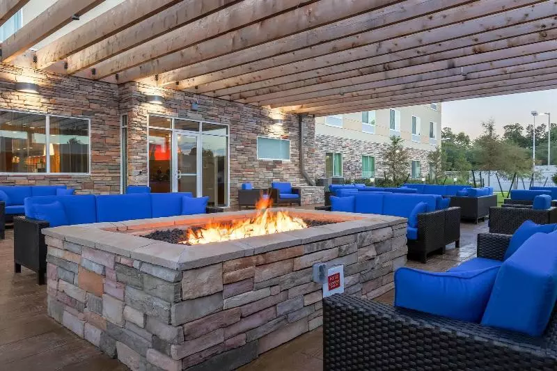 ホテル Fairfield Inn & Suites By Marriott Alexandria