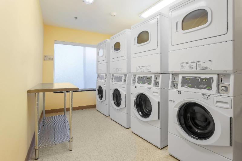 فندق Fairfield Inn & Suites By Marriott Alexandria