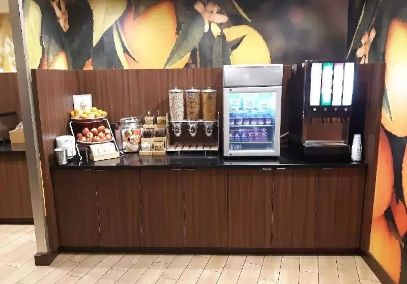 ホテル Fairfield Inn & Suites By Marriott Alexandria