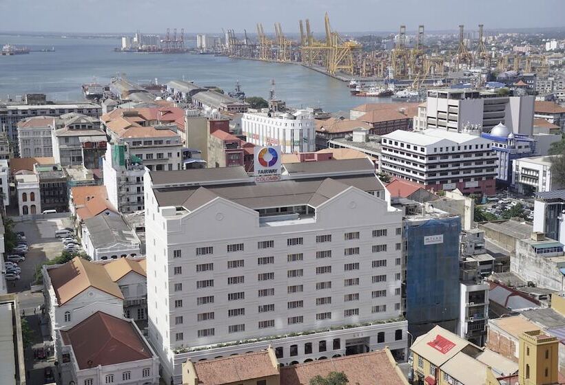 בית מלון כפרי Fairway Colombo