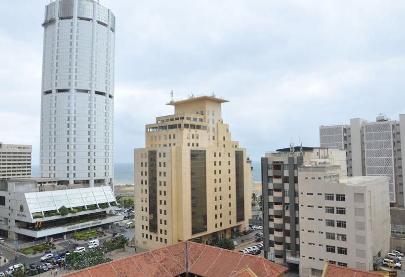 בית מלון כפרי Fairway Colombo