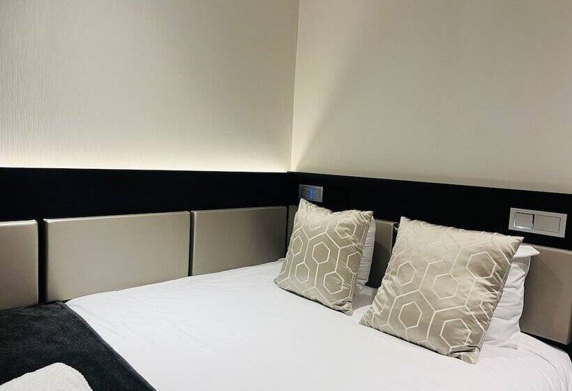 هتل Great St Helen