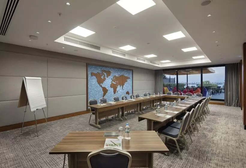 ホテル Holiday Inn Istanbul   Tuzla Bay, An Ihg