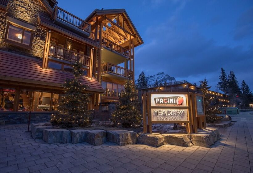 Moose Hotel And Suites