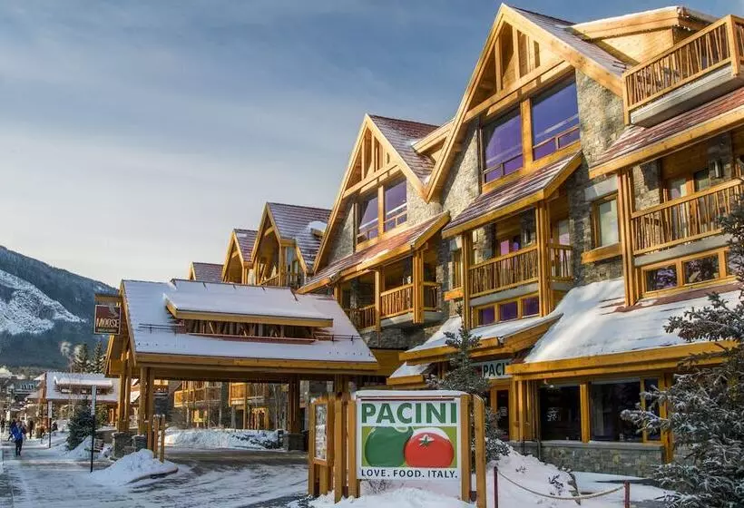 Moose Hotel And Suites