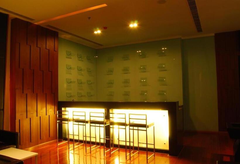 هتل Royal Park Kakinada