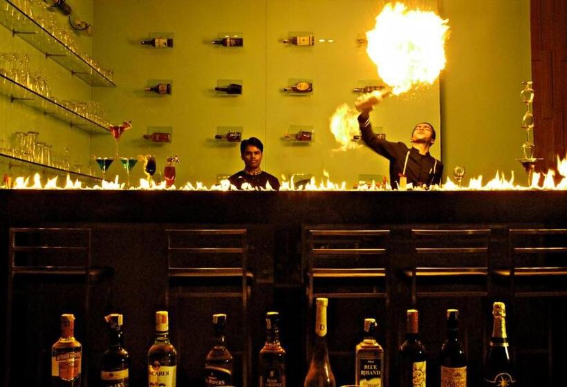 هتل Royal Park Kakinada