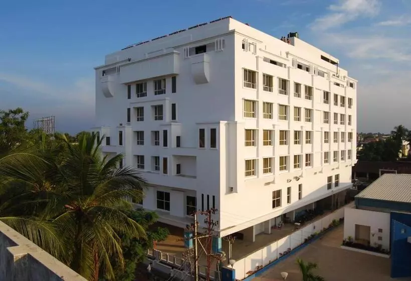 ホテル Royal Park Kakinada