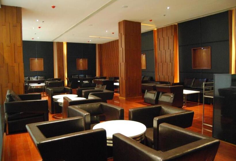 هتل Royal Park Kakinada