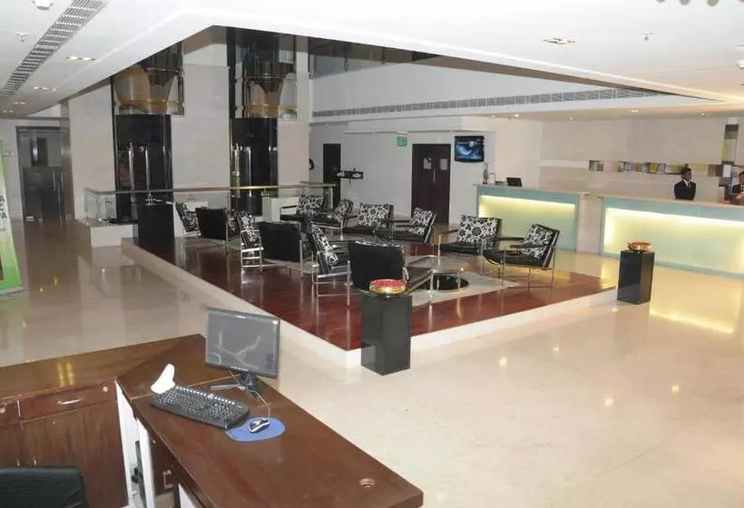 ホテル Royal Park Kakinada