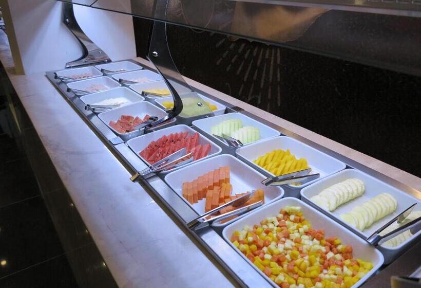 Hotel Royal Regency Palace