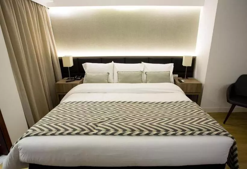 Hotelli Royal Regency Palace
