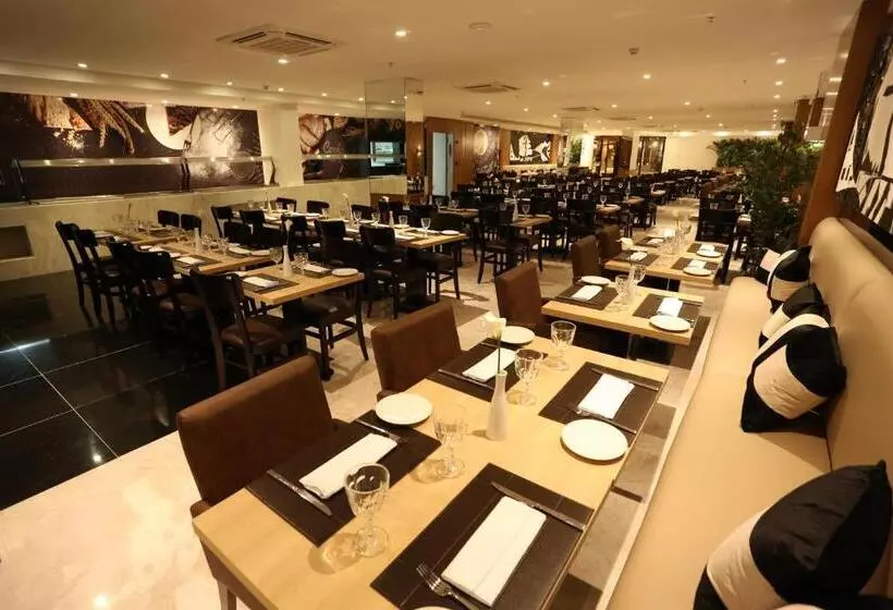 Hotelli Royal Regency Palace