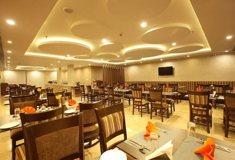 Hotel Starlit Suites Kochi