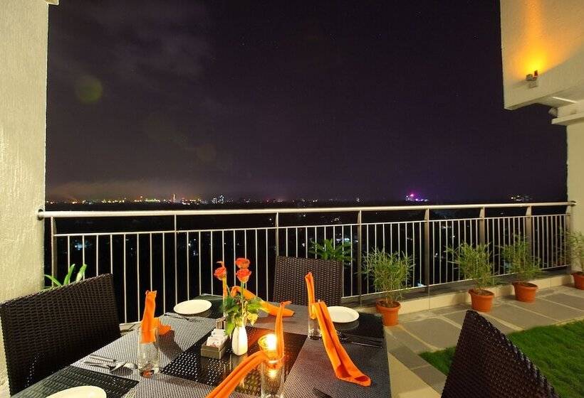 Hotel Starlit Suites Kochi