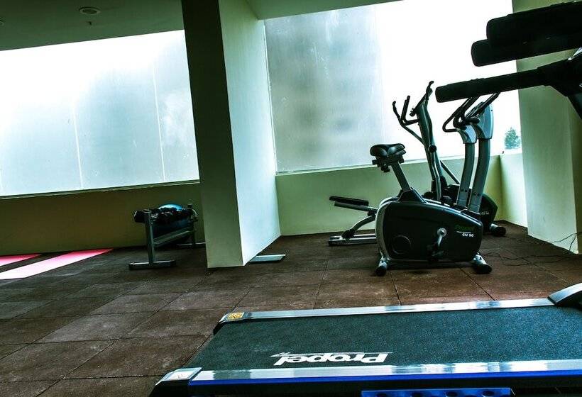 Hotel Starlit Suites Kochi