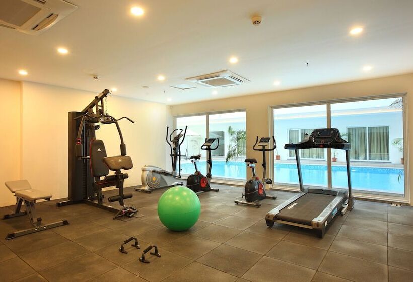 Hotel Starlit Suites Kochi