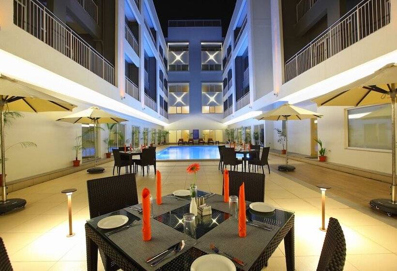 Hotel Starlit Suites Kochi
