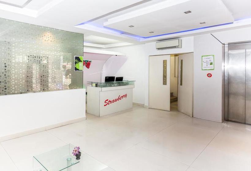 Hotel Fab Strawberry